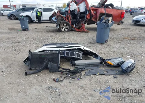 2018 Jeep Compass Latitude Fwd z USA, uszkodzony, nr VIN 3C4NJCBB5JT471584